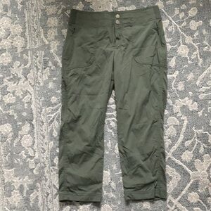 Athleta Trekkie Capri Pant